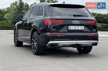 Позашляховик / Кросовер Audi Q7 2017 в 