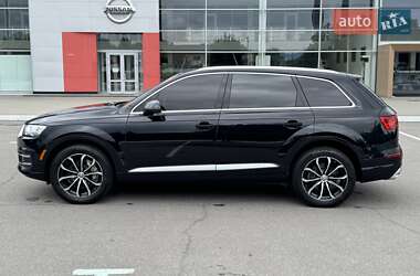 Позашляховик / Кросовер Audi Q7 2017 в 