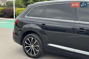 Позашляховик / Кросовер Audi Q7 2017 в 