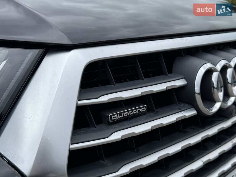 Внедорожник / Кроссовер Audi Q7 2017 в Киеве