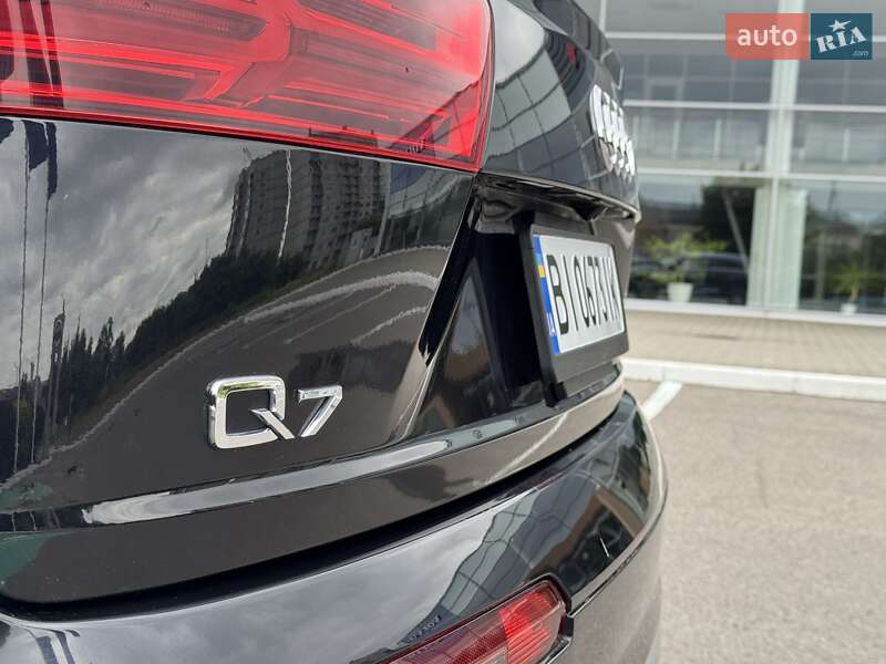 Внедорожник / Кроссовер Audi Q7 2017 в Киеве