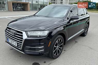 Позашляховик / Кросовер Audi Q7 2017 в 