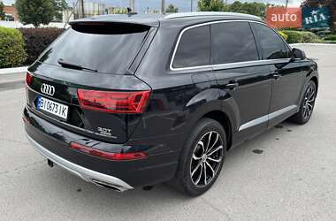 Позашляховик / Кросовер Audi Q7 2017 в 