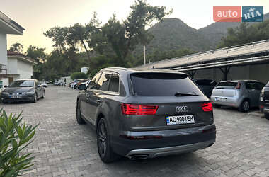 Внедорожник / Кроссовер Audi Q7 2016 в 