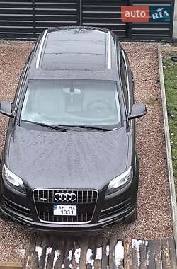 Внедорожник / Кроссовер Audi Q7 2011 в 