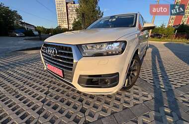 Внедорожник / Кроссовер Audi Q7 2016 в 