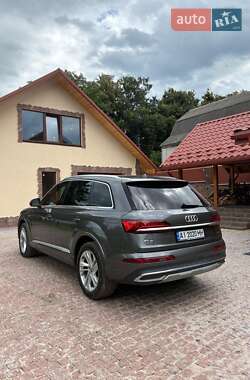 Внедорожник / Кроссовер Audi Q7 2020 в 