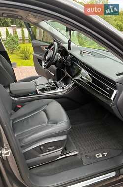 Внедорожник / Кроссовер Audi Q7 2020 в 