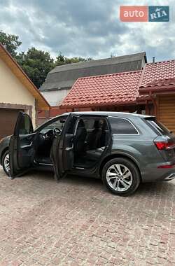 Внедорожник / Кроссовер Audi Q7 2020 в 
