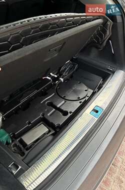 Внедорожник / Кроссовер Audi Q7 2020 в 
