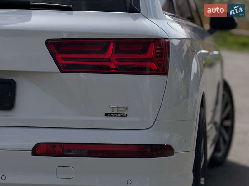 Внедорожник / Кроссовер Audi Q7 2017 в Одессе