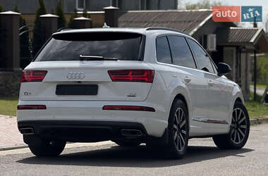 Внедорожник / Кроссовер Audi Q7 2017 в 