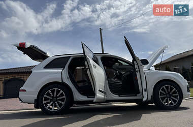 Внедорожник / Кроссовер Audi Q7 2017 в 
