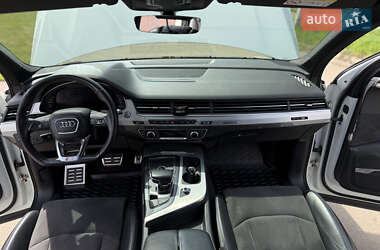 Внедорожник / Кроссовер Audi Q7 2017 в 