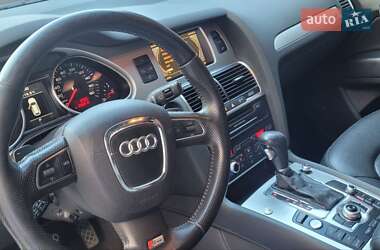 Внедорожник / Кроссовер Audi Q7 2011 в 