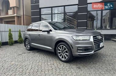 Внедорожник / Кроссовер Audi Q7 2016 в 