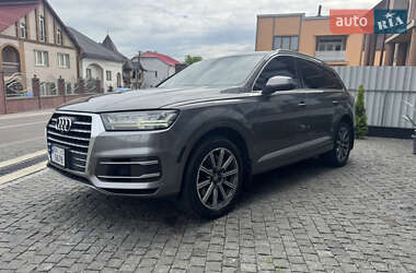 Внедорожник / Кроссовер Audi Q7 2016 в 
