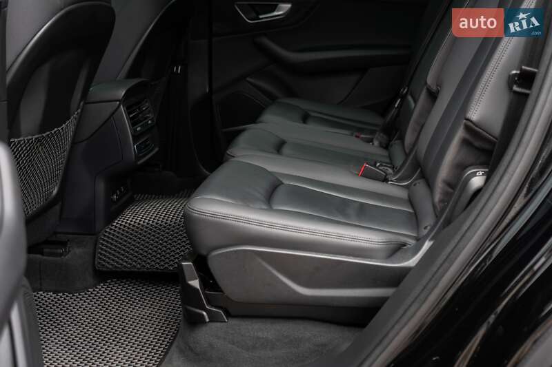 Внедорожник / Кроссовер Audi Q7 2020 в Киеве