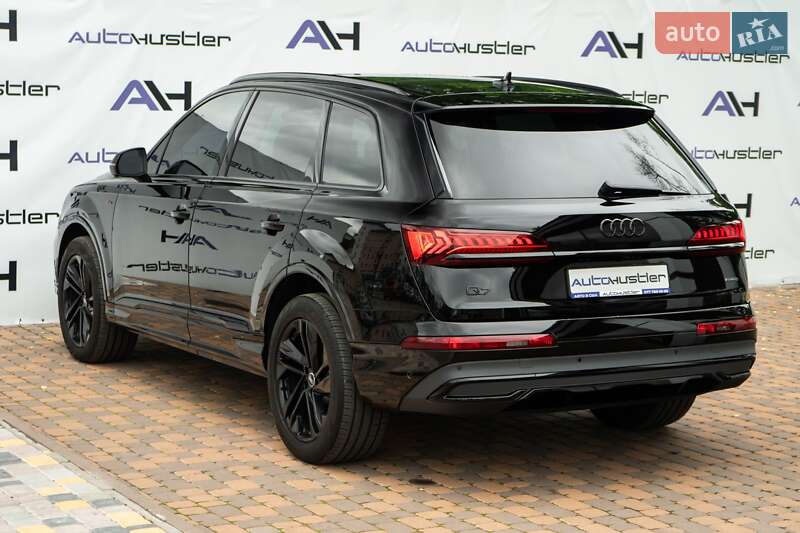 Внедорожник / Кроссовер Audi Q7 2020 в Киеве
