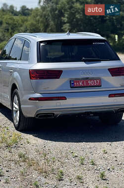 Внедорожник / Кроссовер Audi Q7 2018 в 