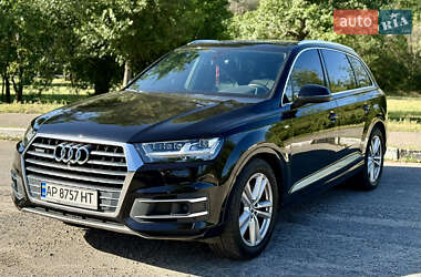 Внедорожник / Кроссовер Audi Q7 2016 в 