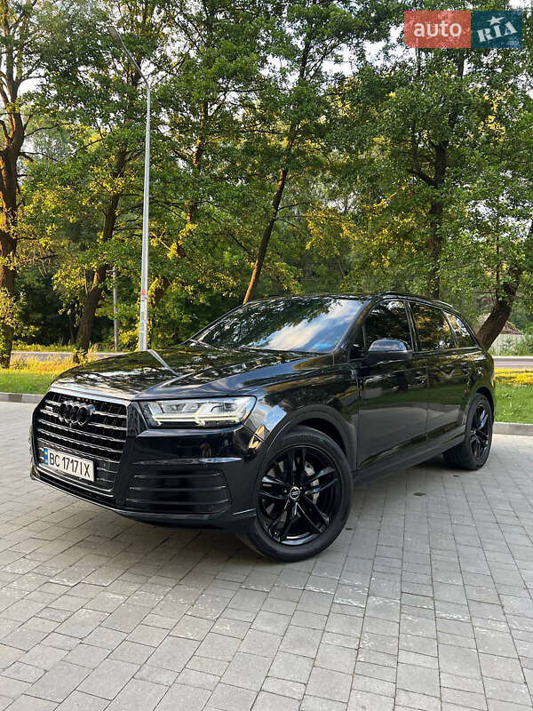 Внедорожник / Кроссовер Audi Q7 2016 в Новояворовске