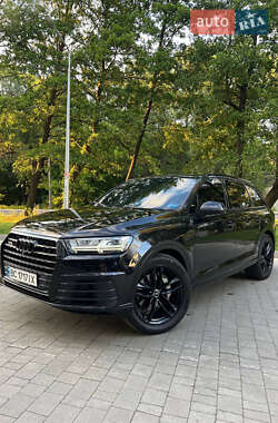 Внедорожник / Кроссовер Audi Q7 2016 в 