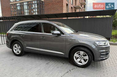 Внедорожник / Кроссовер Audi Q7 2018 в 