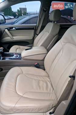 Позашляховик / Кросовер Audi Q7 2006 в 