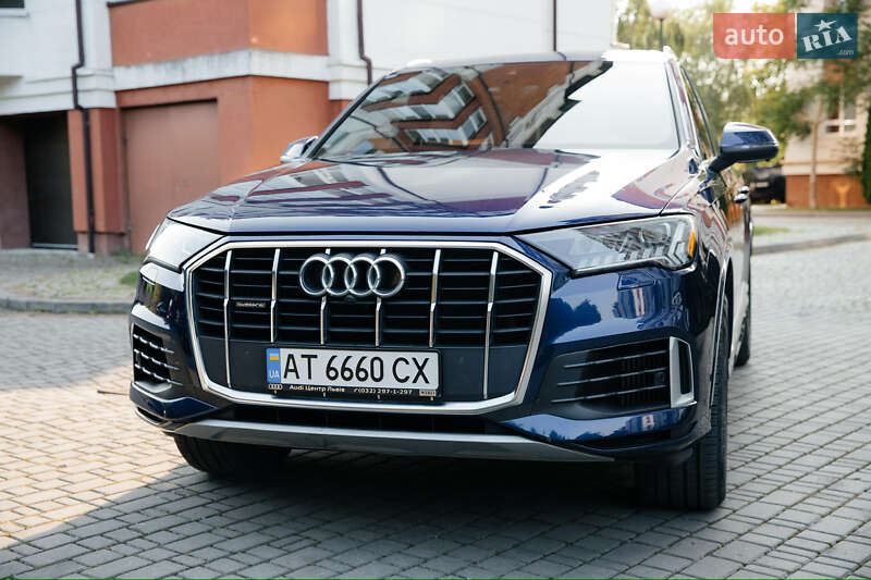 Внедорожник / Кроссовер Audi Q7 2020 в 