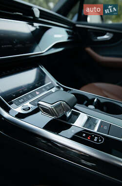 Внедорожник / Кроссовер Audi Q7 2020 в 