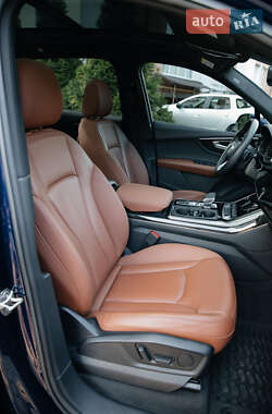Внедорожник / Кроссовер Audi Q7 2020 в 