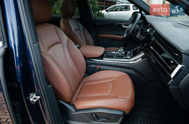 Внедорожник / Кроссовер Audi Q7 2020 в 