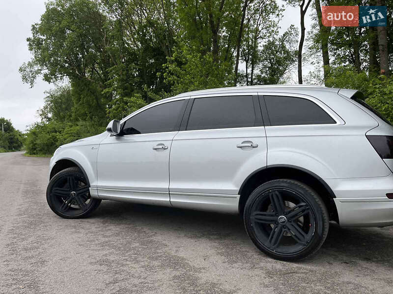 Позашляховик / Кросовер Audi Q7 2015 в Львові