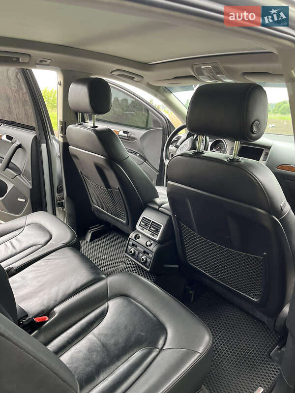 Позашляховик / Кросовер Audi Q7 2015 в Львові