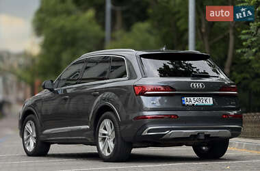 Внедорожник / Кроссовер Audi Q7 2019 в 