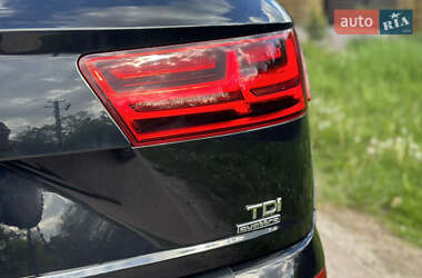 Внедорожник / Кроссовер Audi Q7 2016 в 