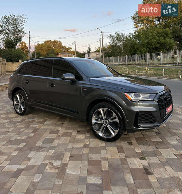 Внедорожник / Кроссовер Audi Q7 2021 в Днепре