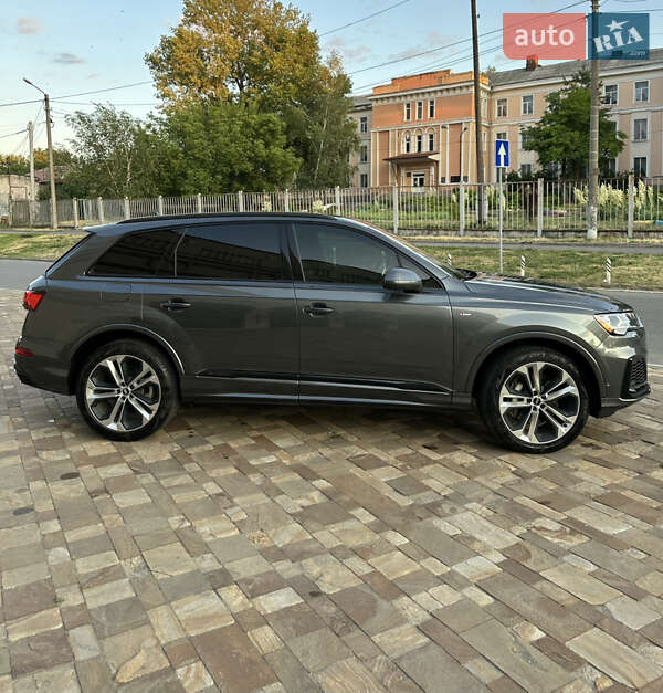Внедорожник / Кроссовер Audi Q7 2021 в Днепре