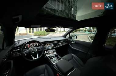 Внедорожник / Кроссовер Audi Q7 2021 в 