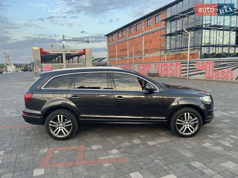 Позашляховик / Кросовер Audi Q7 2010 в Хусті