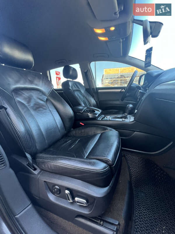Позашляховик / Кросовер Audi Q7 2010 в Хусті