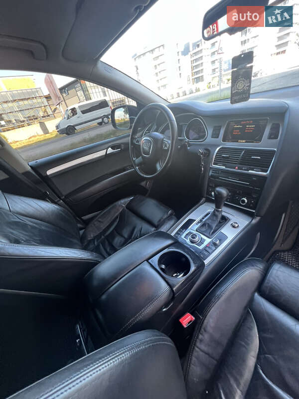 Позашляховик / Кросовер Audi Q7 2010 в Хусті