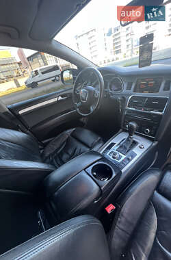 Внедорожник / Кроссовер Audi Q7 2010 в 