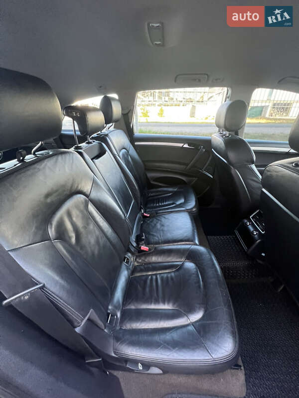 Позашляховик / Кросовер Audi Q7 2010 в Хусті