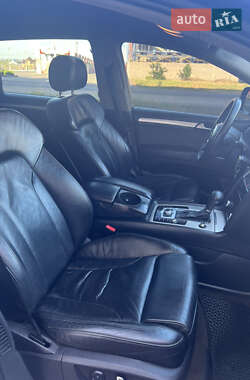 Внедорожник / Кроссовер Audi Q7 2010 в 