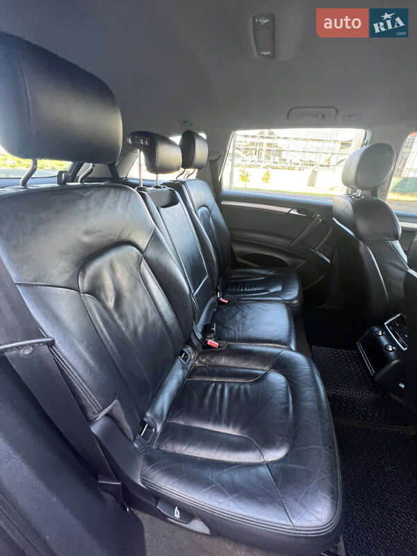 Позашляховик / Кросовер Audi Q7 2010 в Хусті