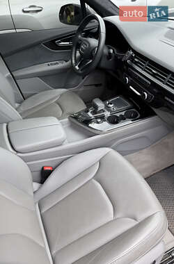 Внедорожник / Кроссовер Audi Q7 2019 в 