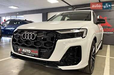 Позашляховик / Кросовер Audi Q7 2024 в 
