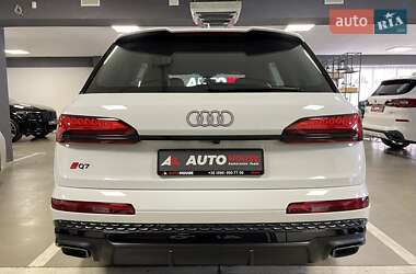 Позашляховик / Кросовер Audi Q7 2024 в 